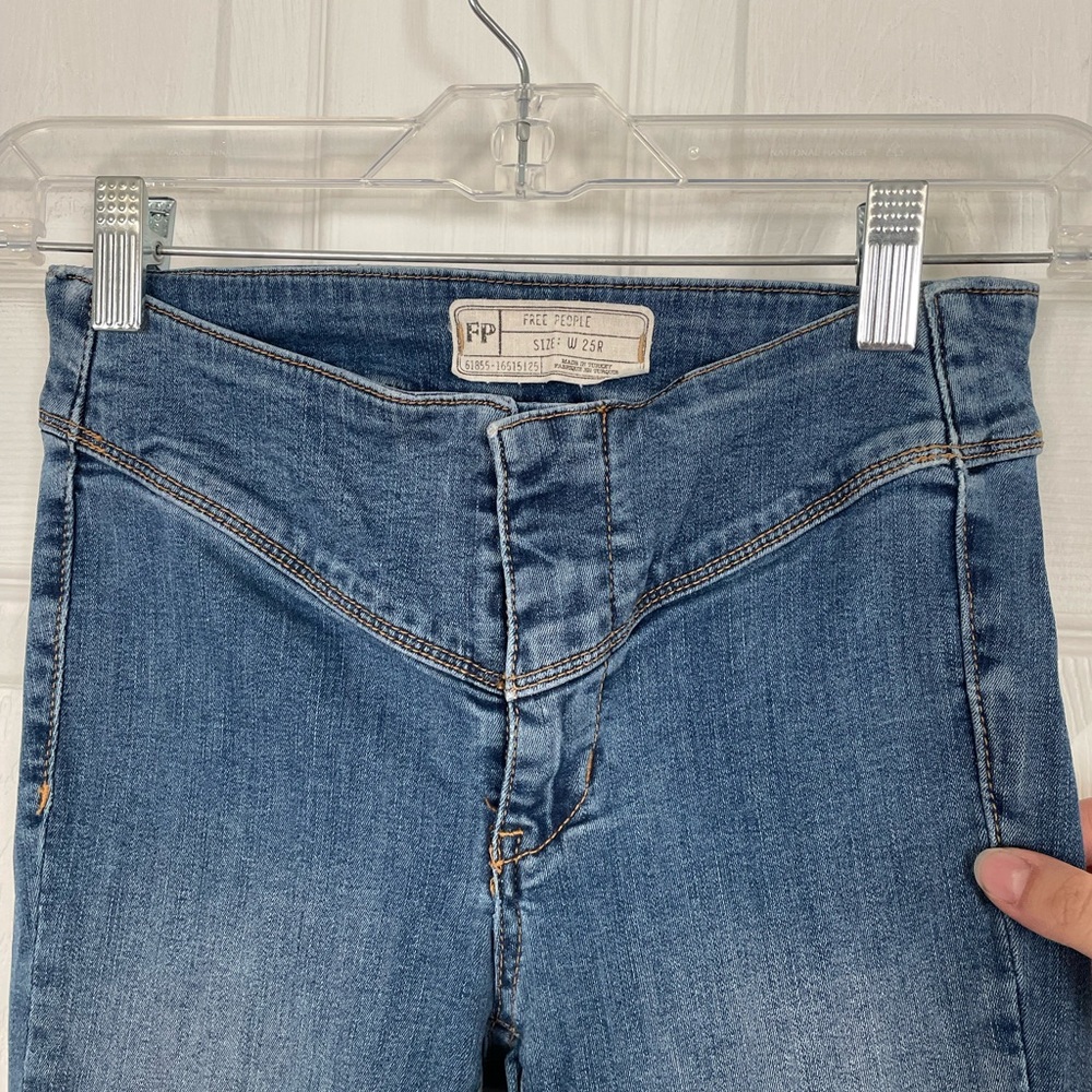 Free People Low Rise Bell Bottom Super Flare Jeans Size 25 - Picture 4 of 4